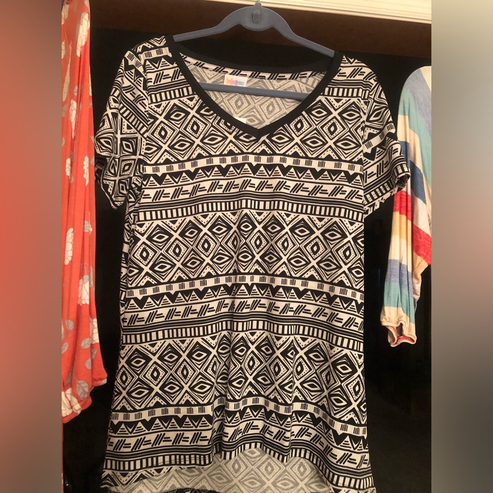 LuLaRoe Christy Black and White Geometric Short Sleeve Tee